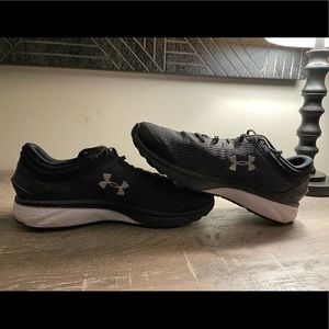 Under Armour Charged Escape Mens 10.5